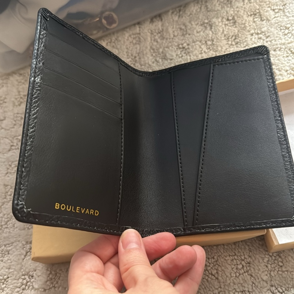 Travel accessories bundle including passport cover - Picture 3 of 7